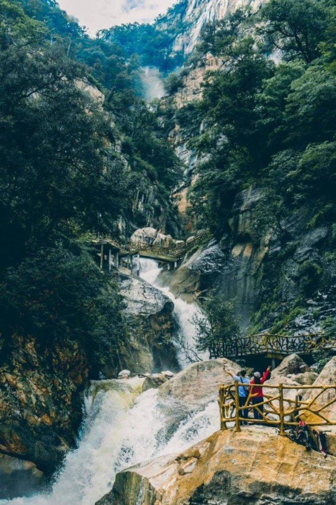 炸过的油，要放什么能使油变清澈干净呢？